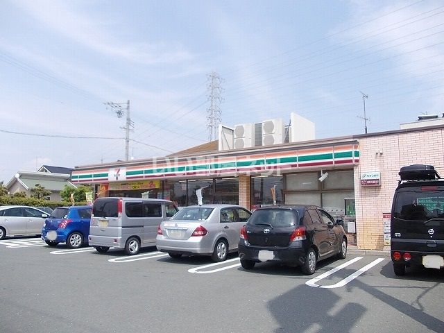 【磐田市富士見町のアパートのコンビニ】