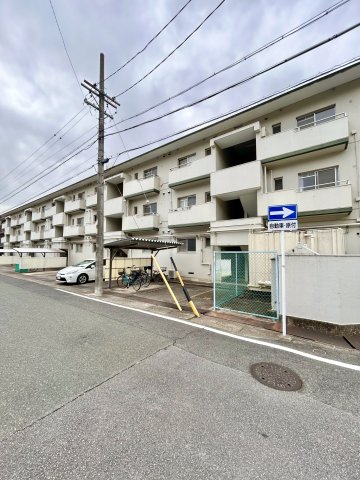 【池見グリーンハイツの建物外観】