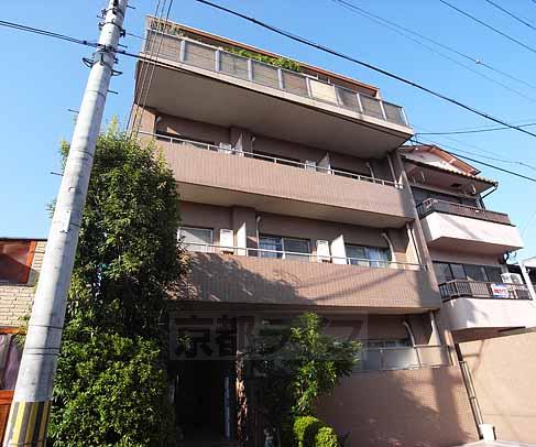 京都市西京区桂野里町のマンションの建物外観