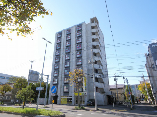 札幌市豊平区旭町のマンションの建物外観