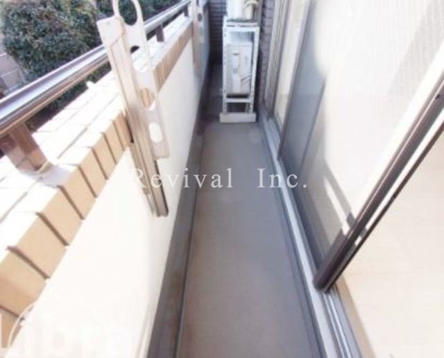 バルコニー　奥行あるバルコニー