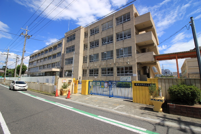 小学校　堺市立浅香山小学校（小学校）まで420m