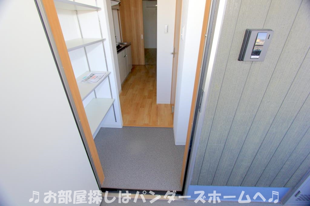 ＪＲ片町線 長尾駅 徒歩2分 3階建 築5年の玄関写真