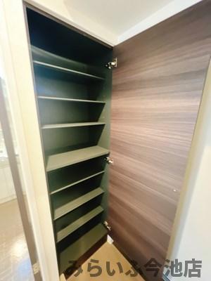 収納　シューズボックス