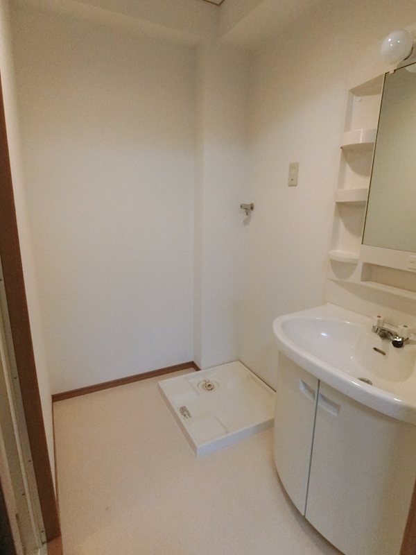 洗面設備　※同間取り別部屋の参考写真です。