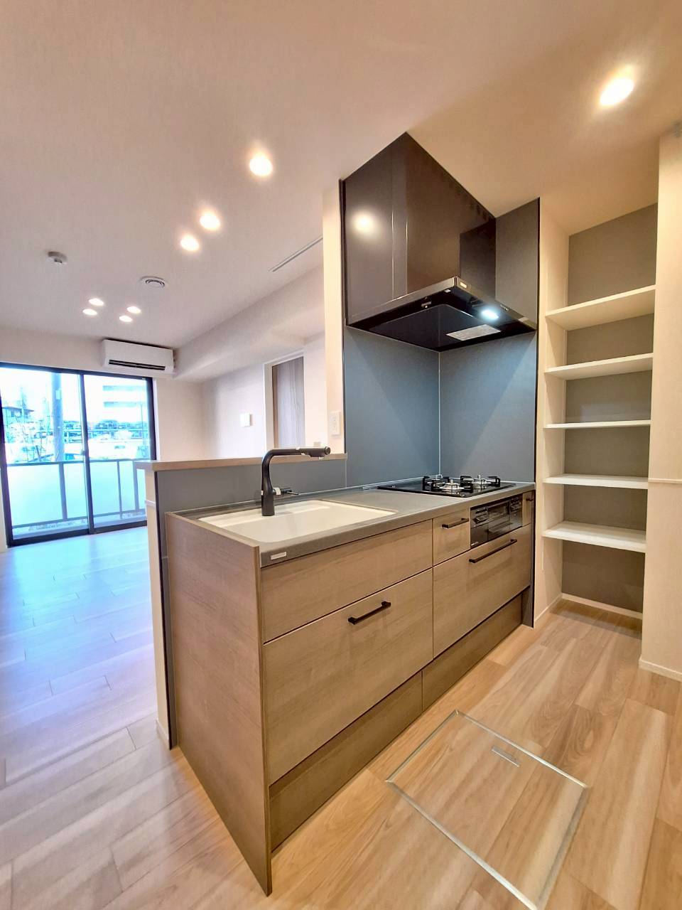 キッチン　★ガス3口グリル付きのシステムキッチン★