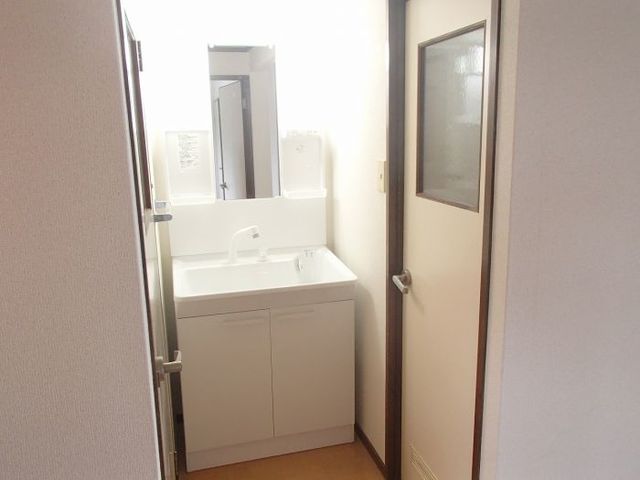 洗面設備　洗面化粧台（シャンプードレッサー）