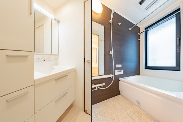 バス・シャワールーム