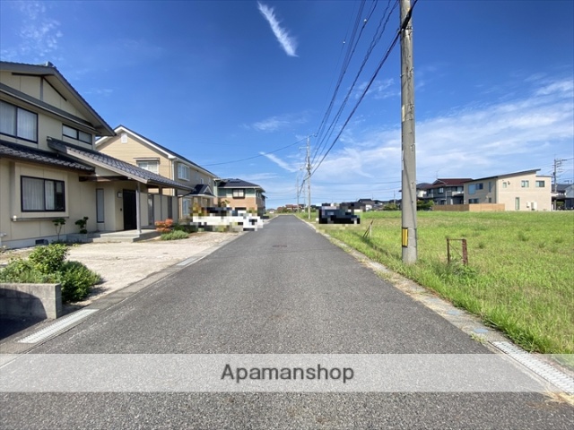 コンビニ　セブンイレブン（コンビニ）まで710m