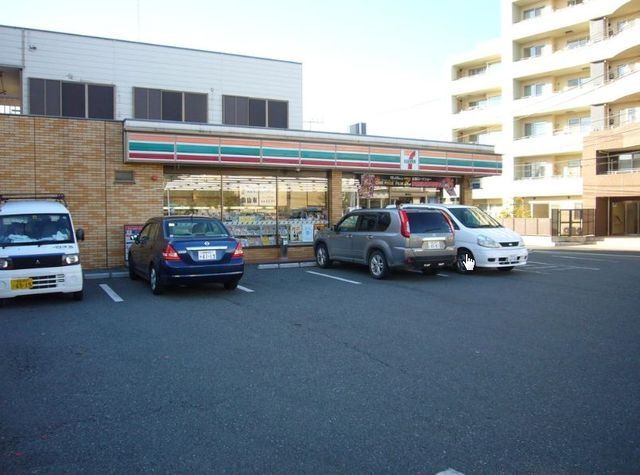 コンビニ　セブンイレブン藤沢片瀬５丁目店（コンビニ）まで532m