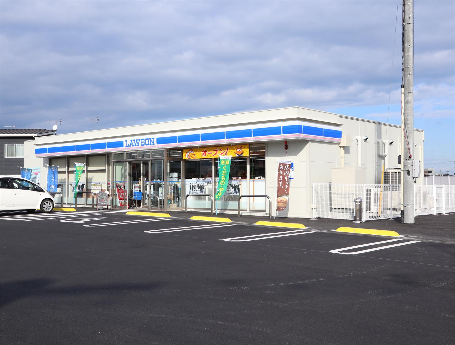 コンビニ　ローソン中津中央町一丁目店（コンビニ）まで736m