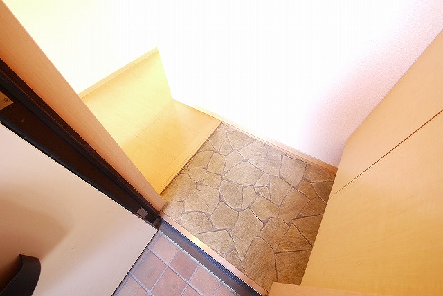 玄関　明るい玄関です