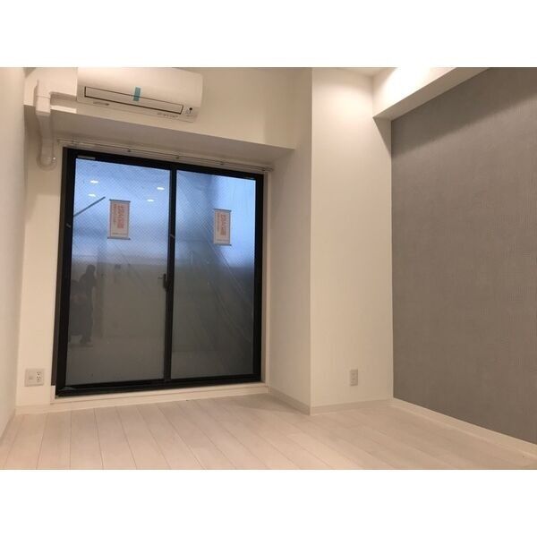 居室・リビング　内装は別部屋の参考写真です。