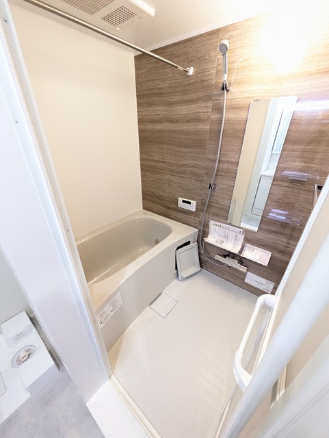 バス・シャワールーム　★追焚き・浴室乾燥機付き★