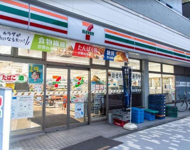コンビニ　セブン－イレブン港区港南２丁目店（コンビニ）まで65m