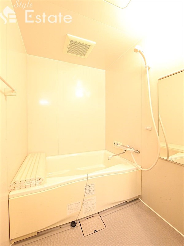 バス・シャワールーム　バスルーム