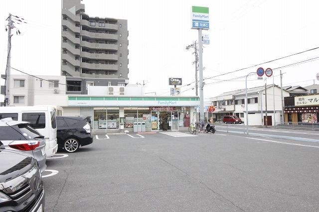 コンビニ　ファミリーマート堺百舌鳥梅北町店（コンビニ）まで170m