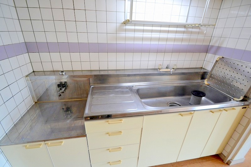 キッチン　お問合せはシティホーム海田センター　082-821-2227