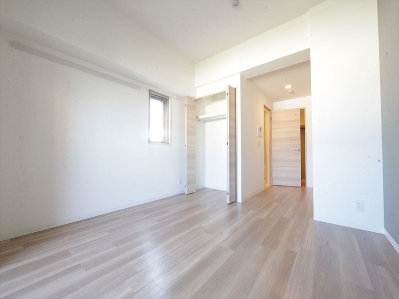 居室・リビング　洋室10帖　クローゼット（収納充実してます）