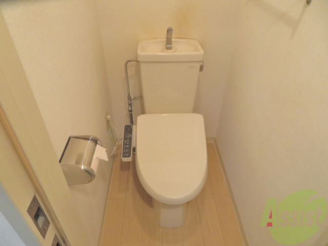 トイレ　トイレは、嬉しいウォシュレット付きです。
