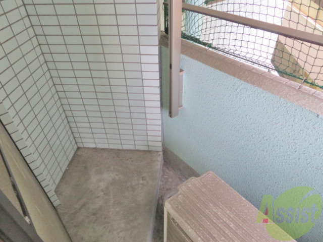 バルコニー　こちらのバルコニーで、洗濯物干しもバッチリです。