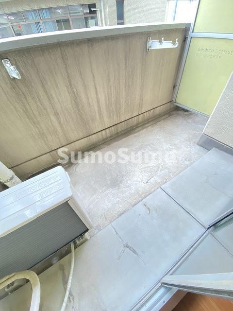 バルコニー　バルコニーからの眺めを楽しみながら食事をしませんか