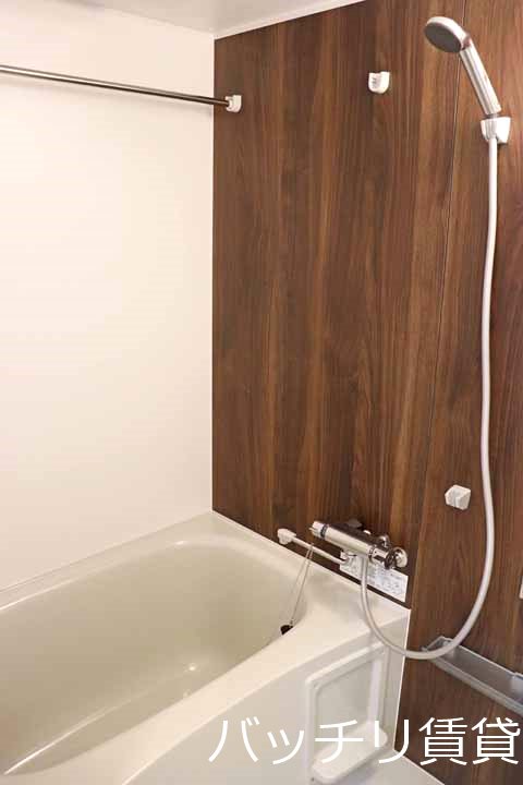 バス・シャワールーム　＊画像は別部屋の為イメージ、現状優先致します