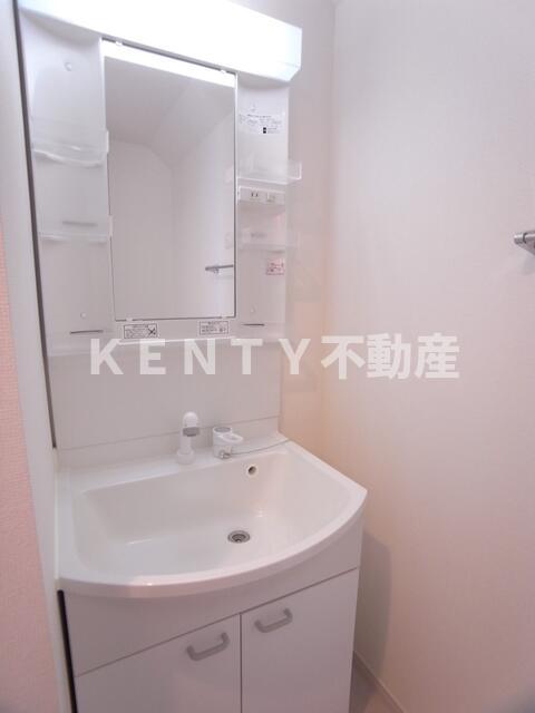 洗面設備　コンパクトで使いやすい洗面所