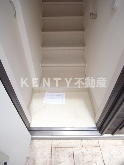 玄関　収納もある玄関です