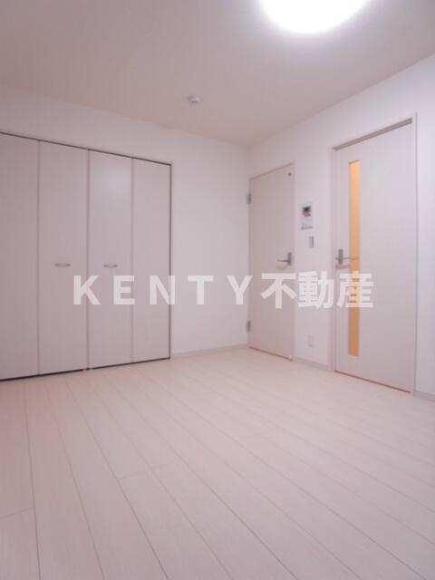 その他部屋・スペース　広くて明るい寝室