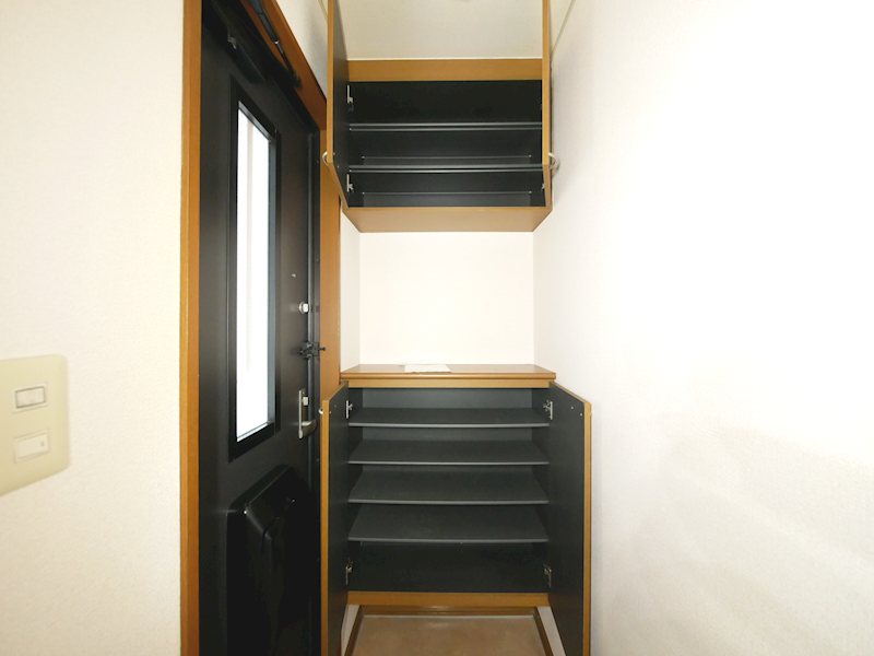 玄関　シューズボックス付き