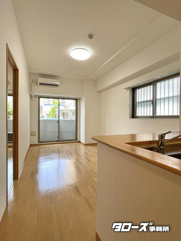 居室・リビング　同じタイプのお部屋写真です。