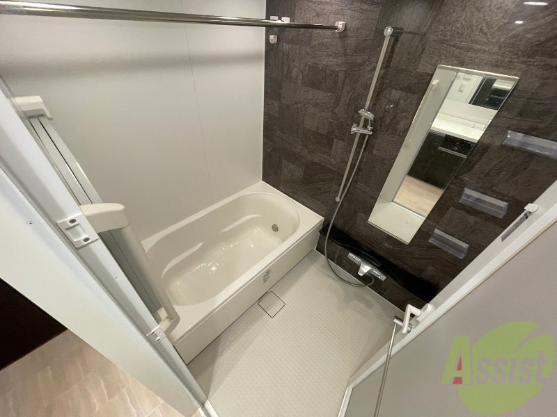 バス・シャワールーム　お風呂になります。一日の疲れを癒してくださいね。