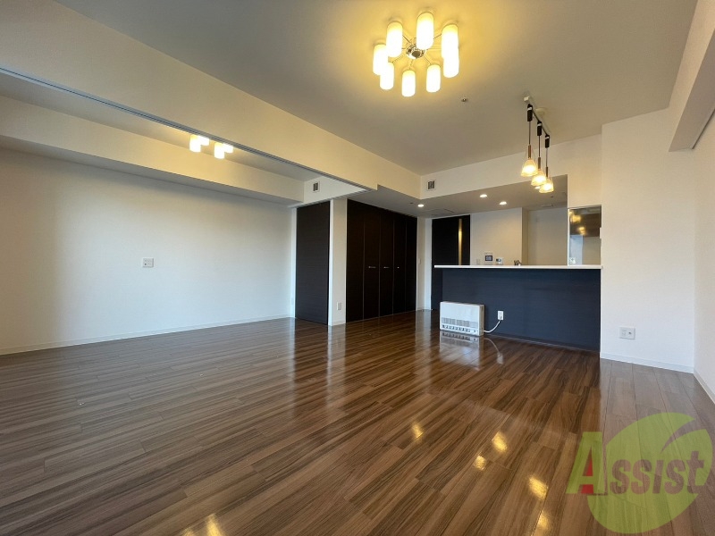 居室・リビング　広くてきれいなリビングです！快適に過ごせそうですね。