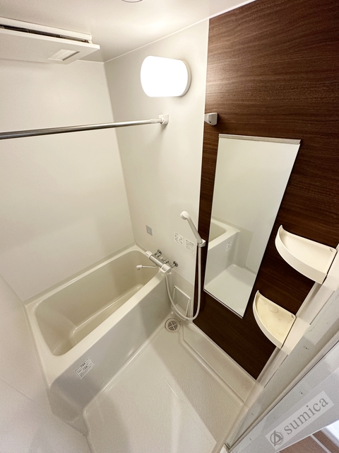 バス・シャワールーム　浴室暖房乾燥機付きバスルームです♪