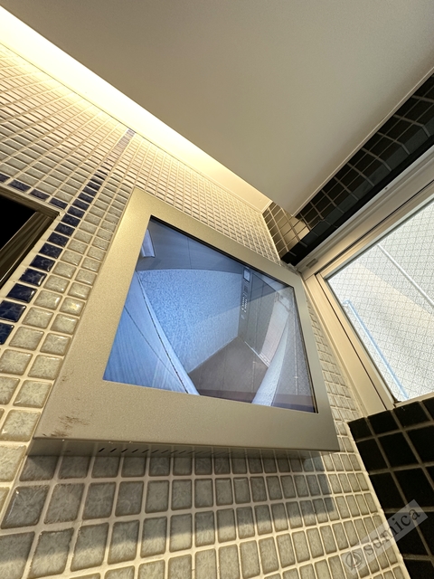 ロビー　防犯カメラで部外者はシャットアウト♪♪