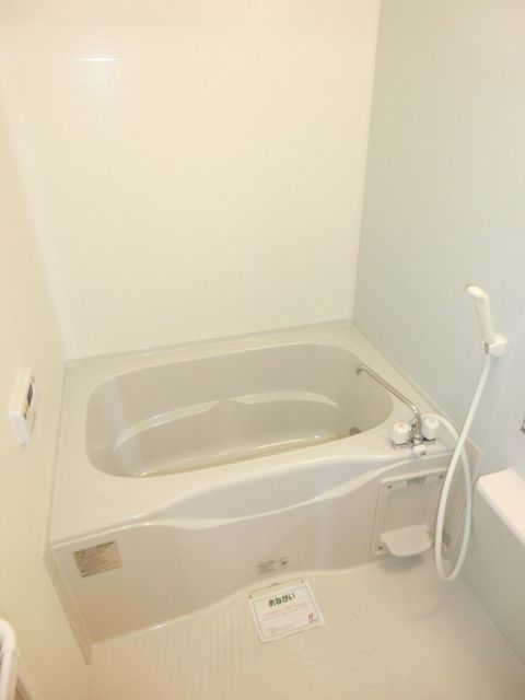 バス・シャワールーム　綺麗なお風呂で毎日の疲れを癒せます！