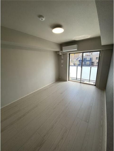 居室・リビング　開放感のあるゆったりとしたお部屋です♪