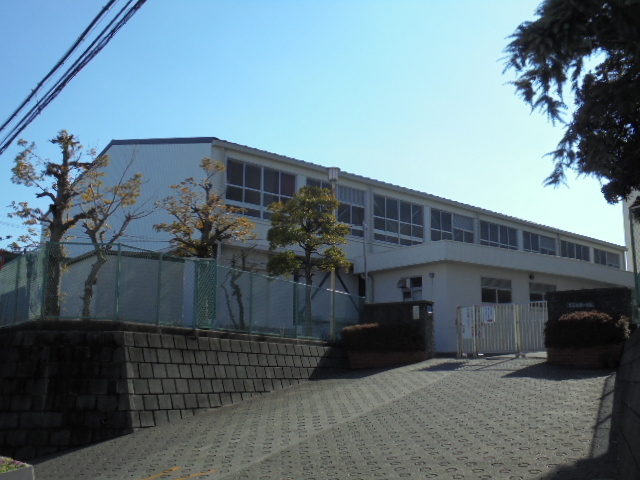 小学校　横浜市立矢部小学校（小学校）まで211m