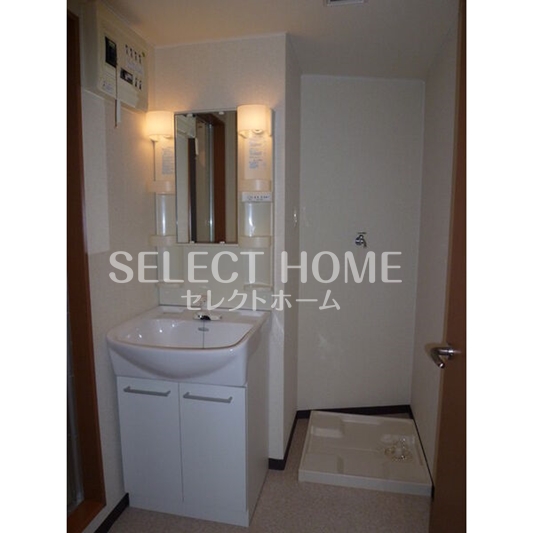 洗面設備　独立洗面台あり、毎朝おしゃれに忙しい女性の方におすすめです