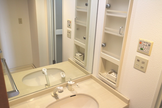 洗面設備　※写真は別室です