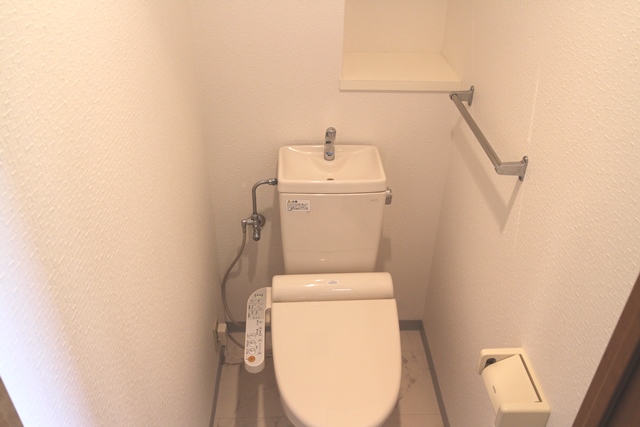 トイレ　※写真は別室です