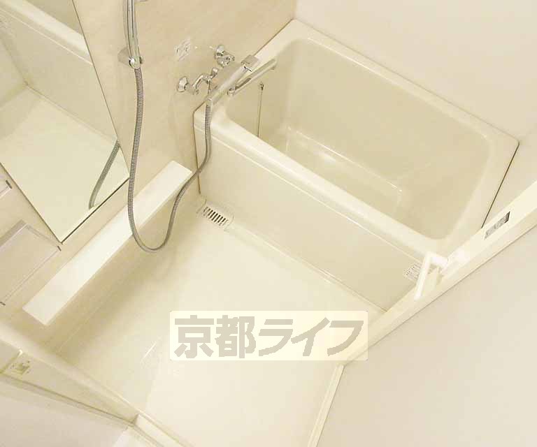 バス・シャワールーム　大き目のお風呂