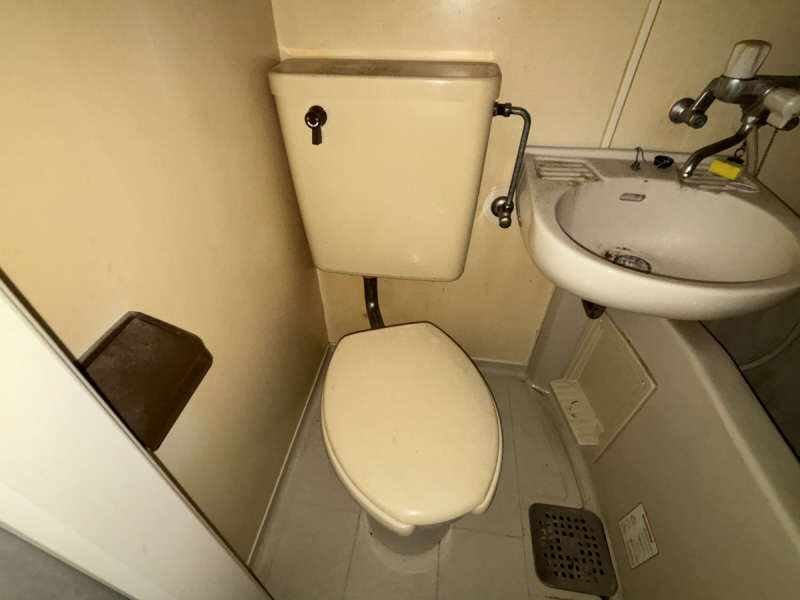 ＪＲ山陽本線 西明石駅 徒歩13分 2階建 築38年のトイレ写真
