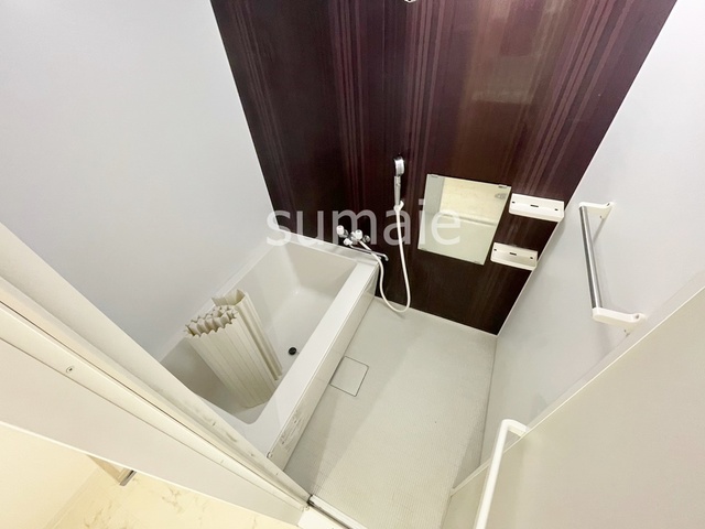 バス・シャワールーム　バスルームです。