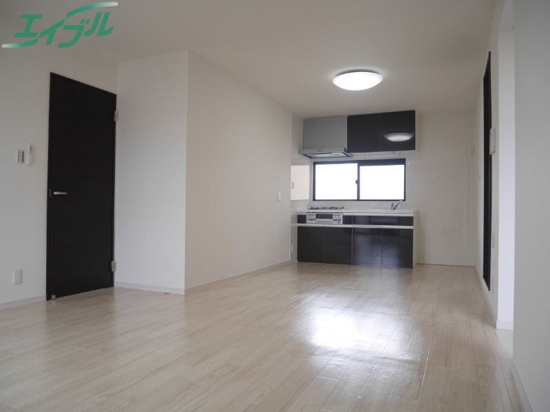 居室・リビング　同型参考写真