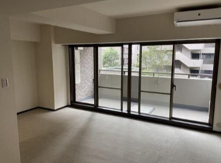 居室・リビング　☆明るい居間☆