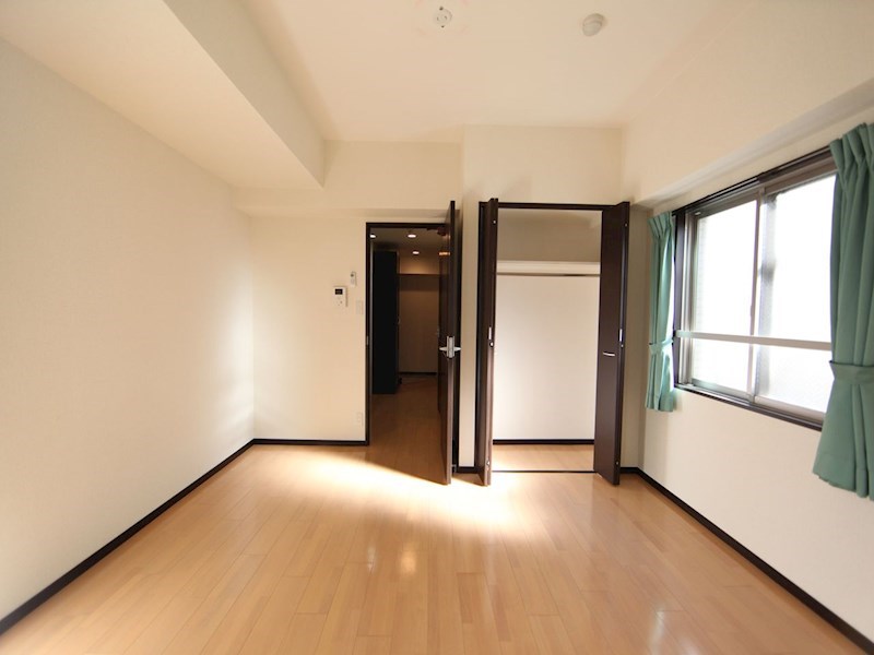 その他部屋・スペース　洋室7.6帖　クローゼット付（収納充実してます）