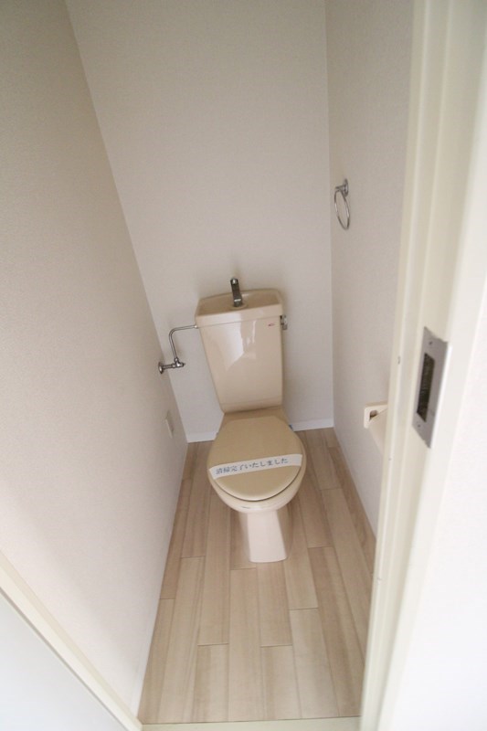 トイレ　※別部屋参考写真