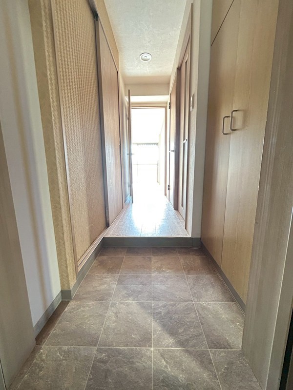 玄関　シューズボックス付きで収納力のある玄関